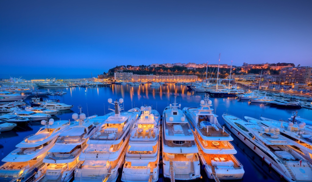 Ночной порт в Монако
