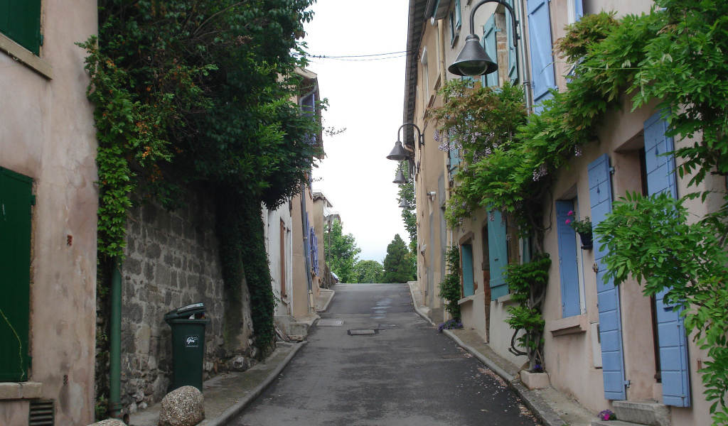 Старинная улочка в городе Лион, Франция