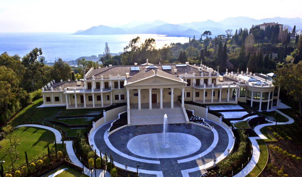 Дворец в Каннах, Франция