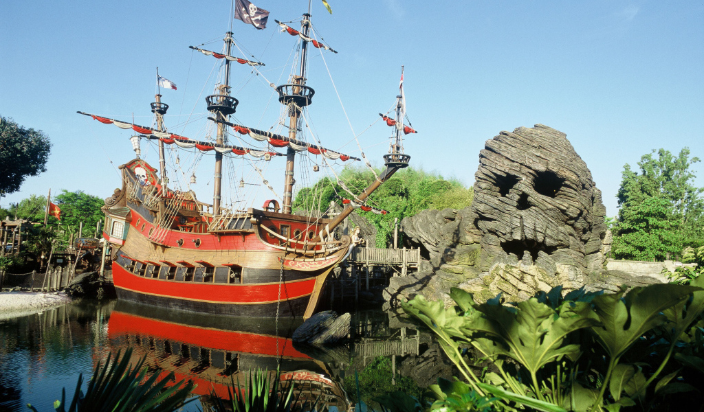 Пиратский корабль в Диснейленде, Франция