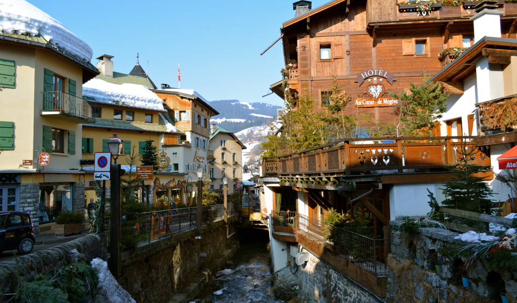 Река на горнолыжном курорте Межев, Франция