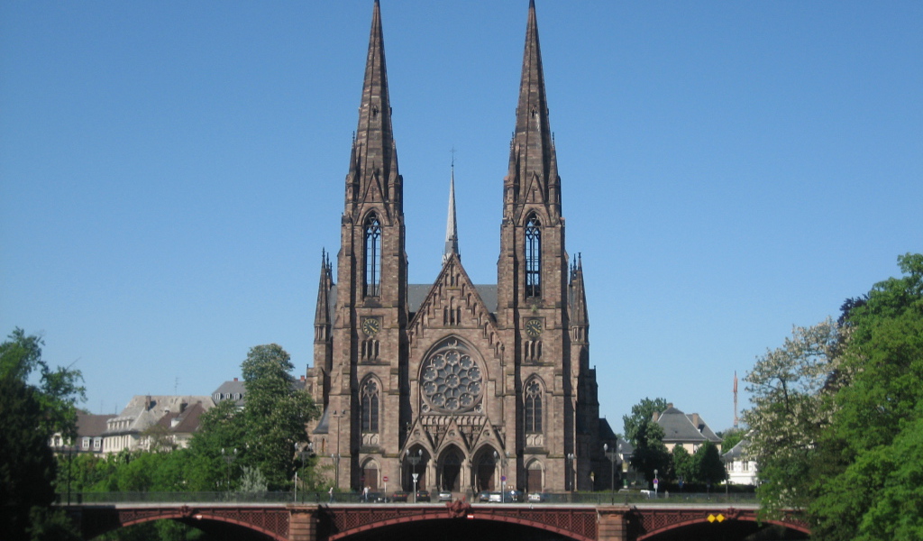 Река в городе Страсбург, Франция