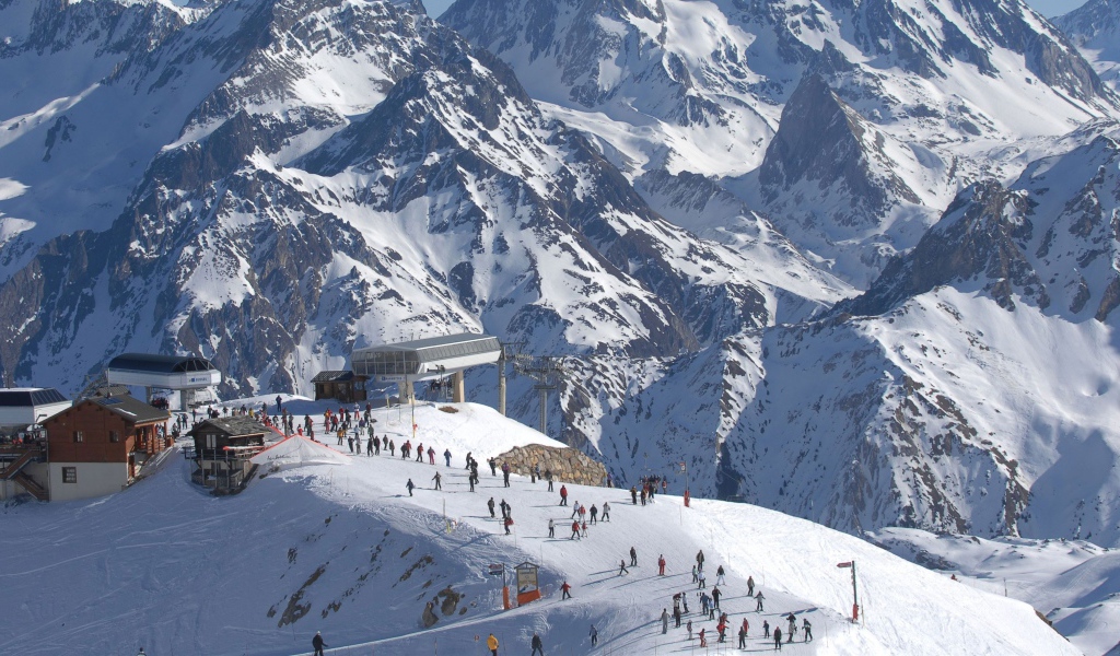 Лыжная база на горнолыжном курорте Мерибель, Франция