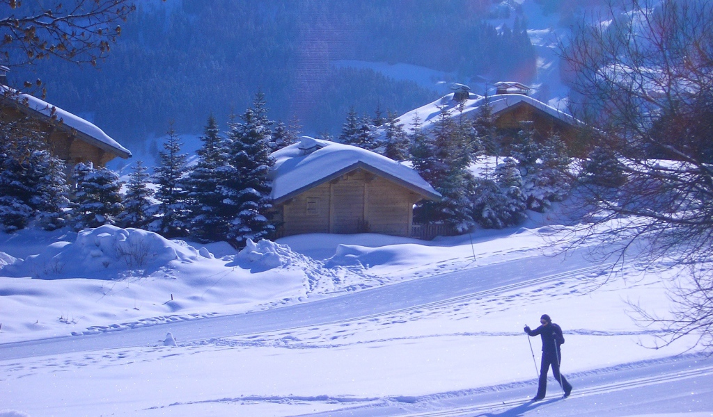 Катание на лыжах на горнолыжном курорте Межев, Франция
