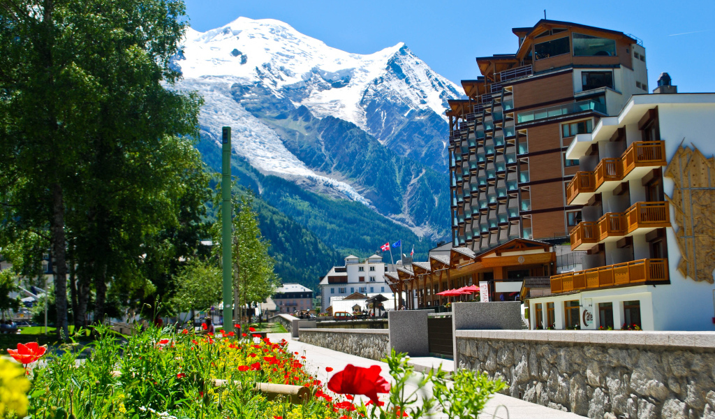 Сквер на курорте Шамони, Франция