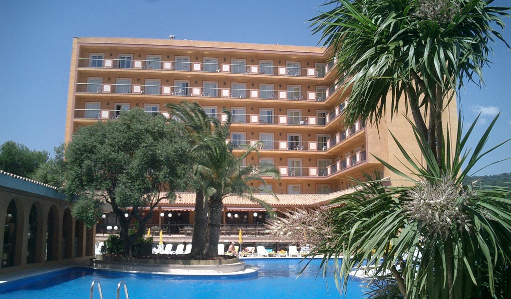 Отдых в отеле на курорте Мирамар Круести, Франция