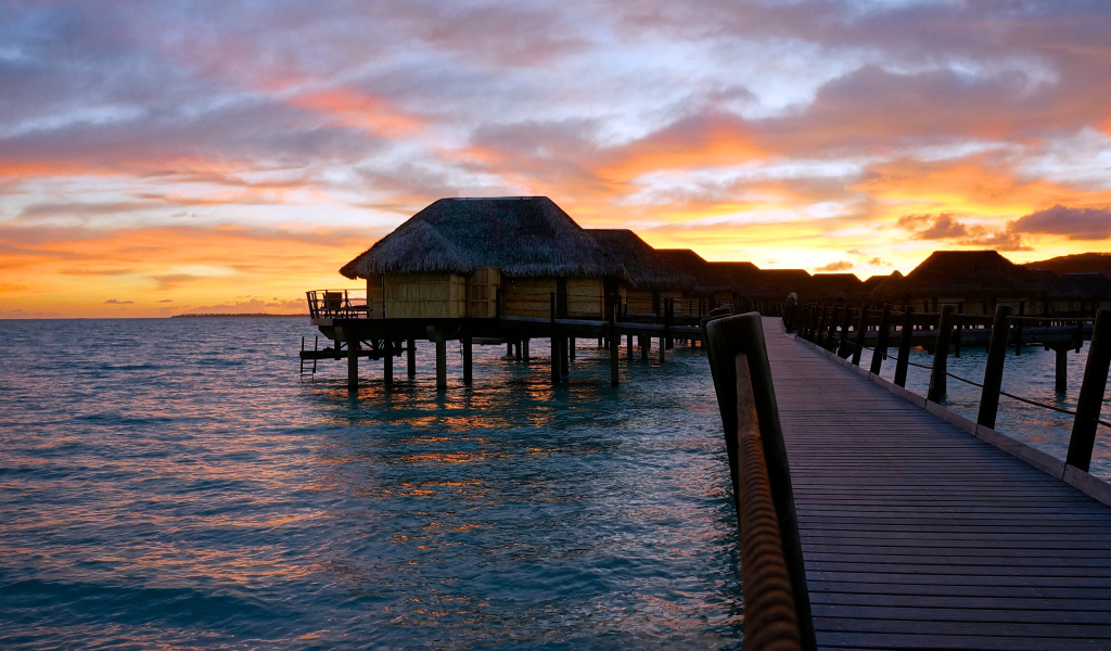 Закат во Французской Полинезии