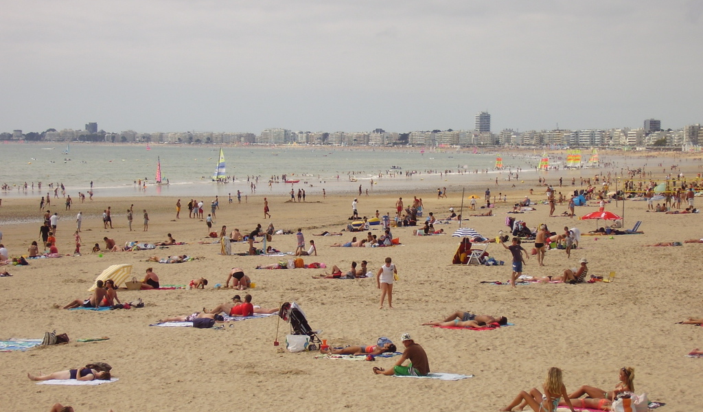 Пляж на курорте Ла Боль, Франция