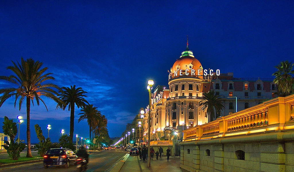 Отель на Лазурном берегу, Франция