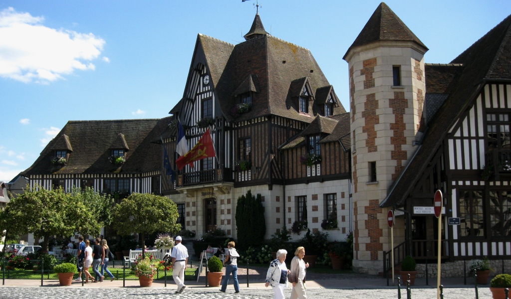 Ресторан на курорте Довиль, Франция