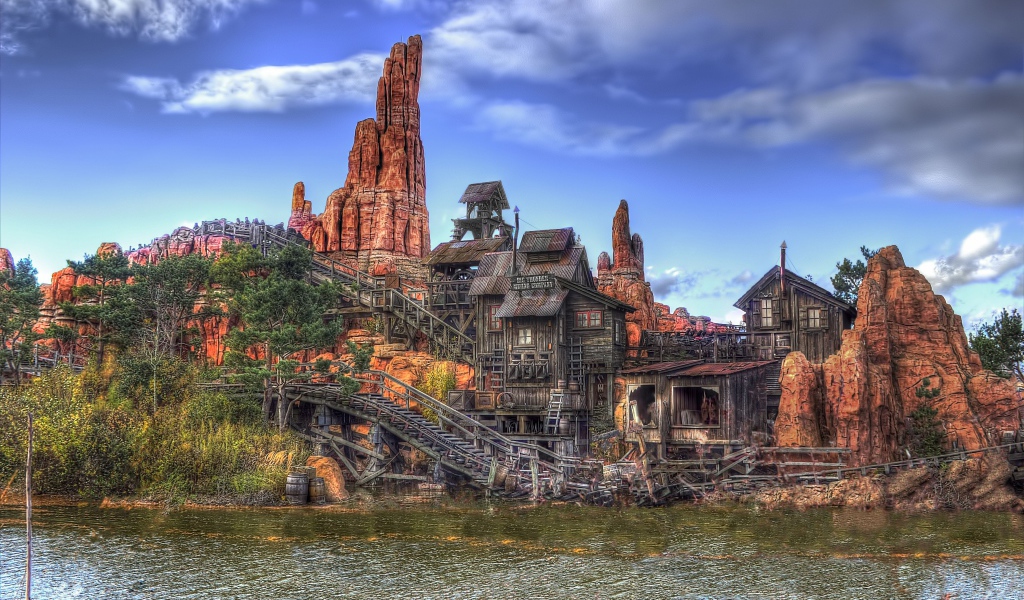 Горы Грома в Диснейленде, Франция