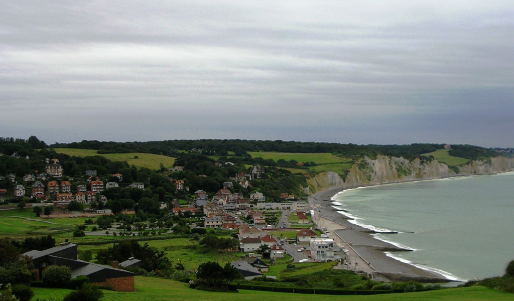Городок на берегу моря в Нормандии, Франция