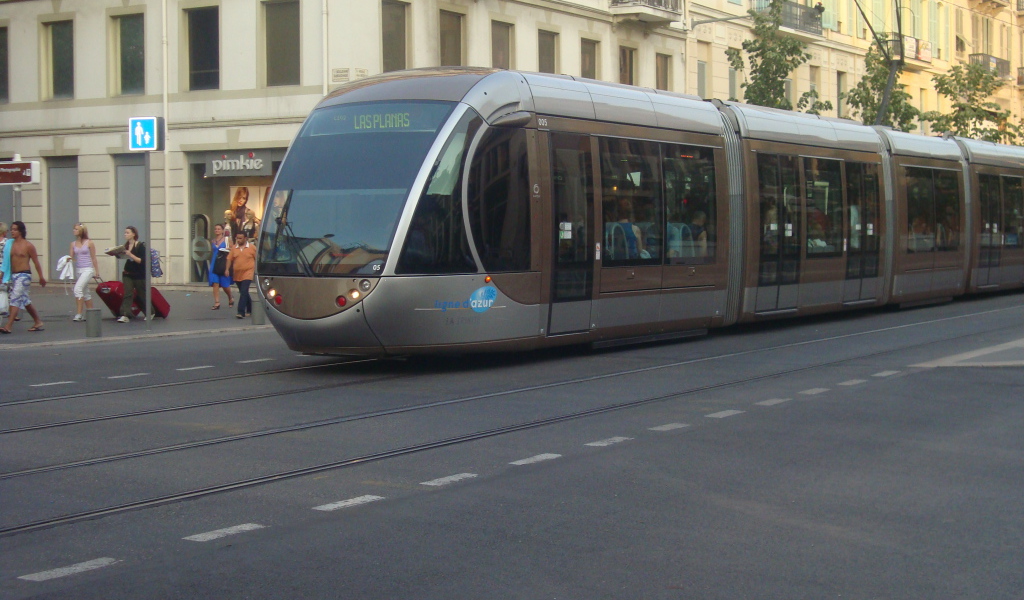 Трамвай в городе Ницца, Франция
