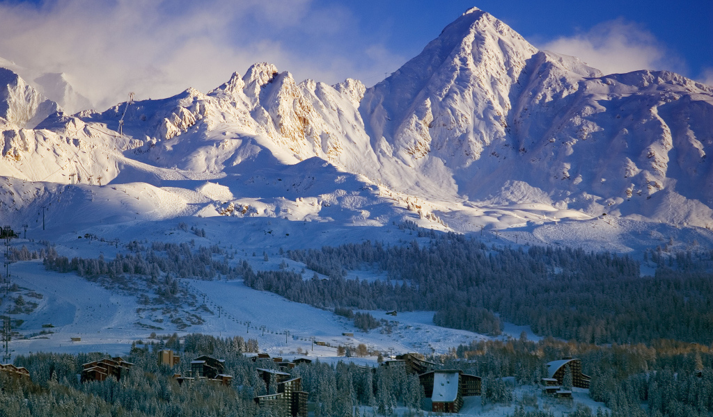 Зимний отдых на горнолыжном курорте Лез Арк, Франция