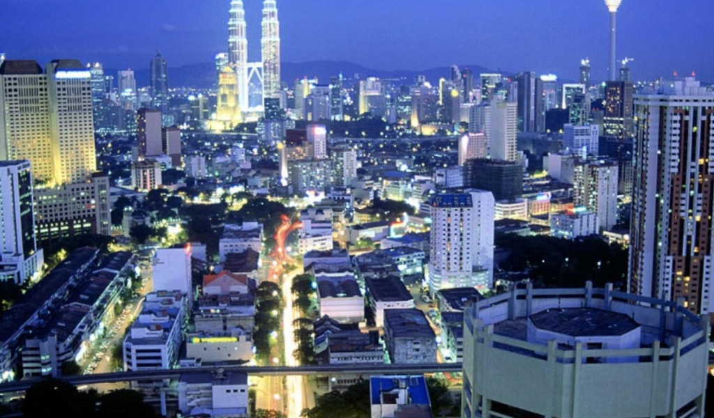 Ночное сияние города в Берлине