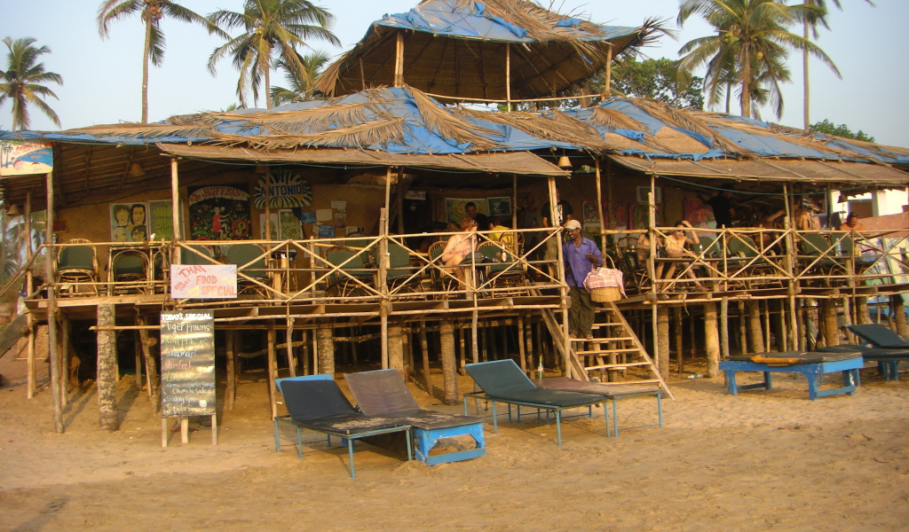 Пляжные домики в Анджуне