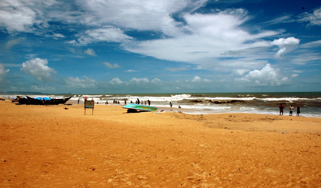 Пляжи в Бенаулиме