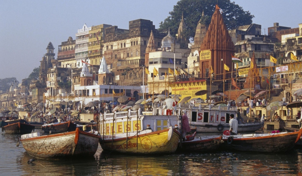 Лодки в городе Варанаси