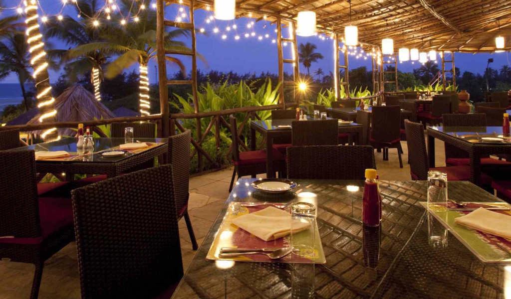 Вечерний отдых в ресторане в Варке