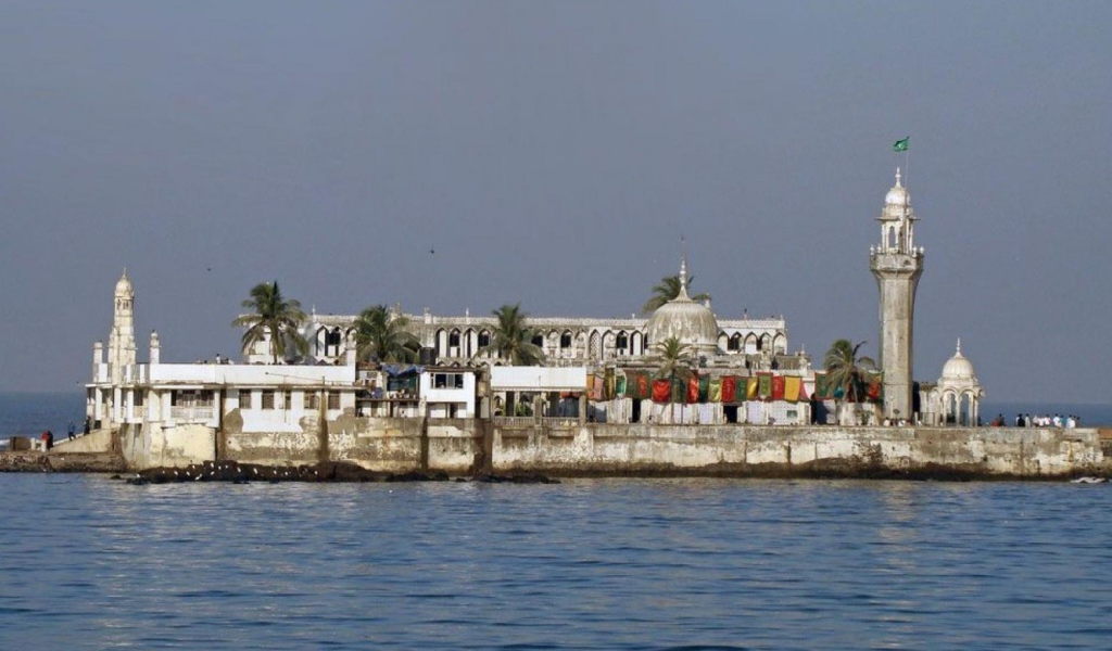 Мечеть Хадж Али в Мумбае