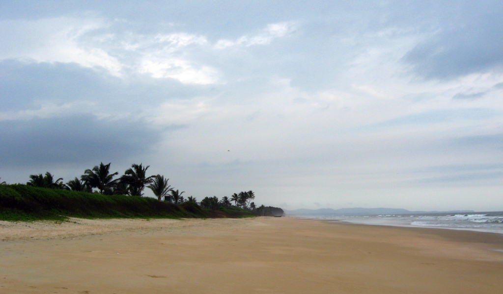 Отдых на пляже в Варке