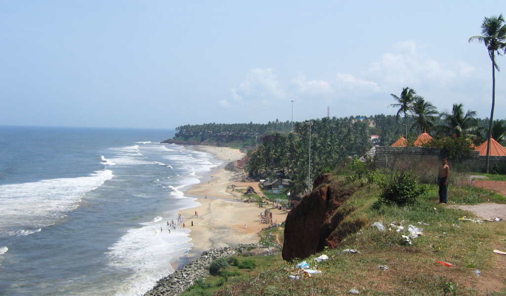 Вид на пляж в Варкале