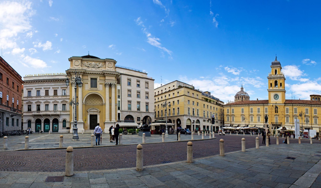 Площадь в Парме, Италия