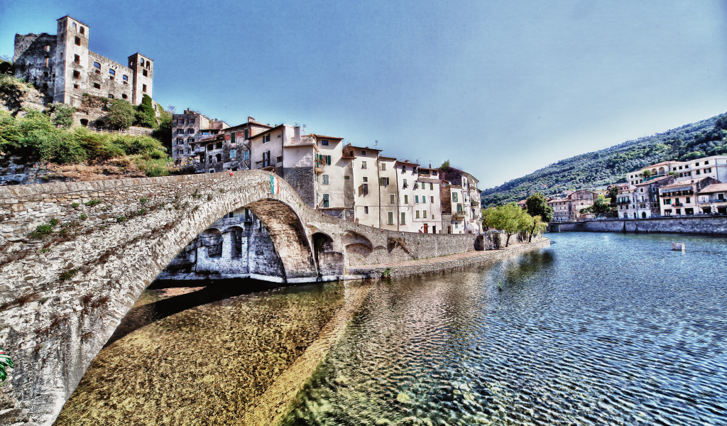 Мост в Лигурии, Италия