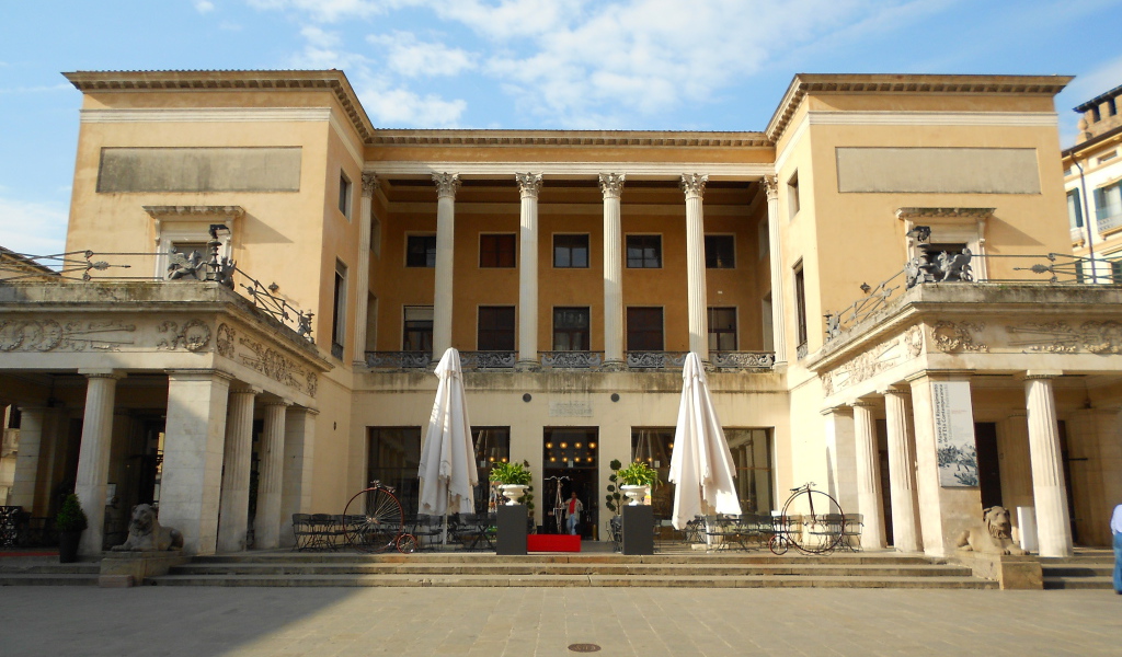 Кафе в Падуе, Италия