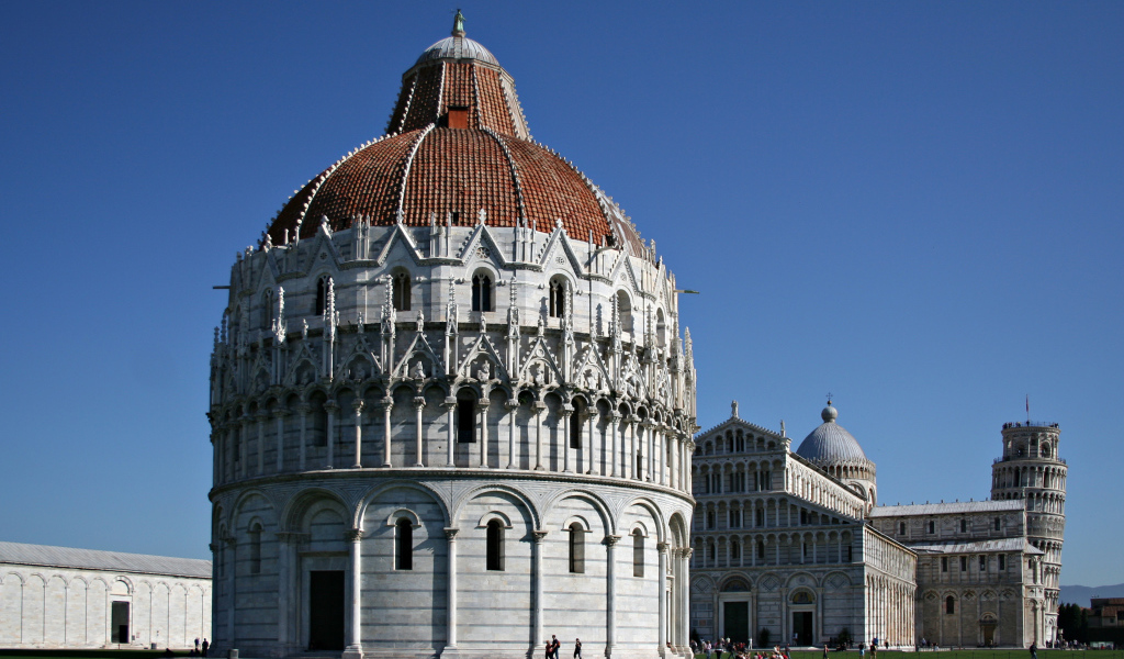 Кампо деи Мираколи в Пизе, Италия
