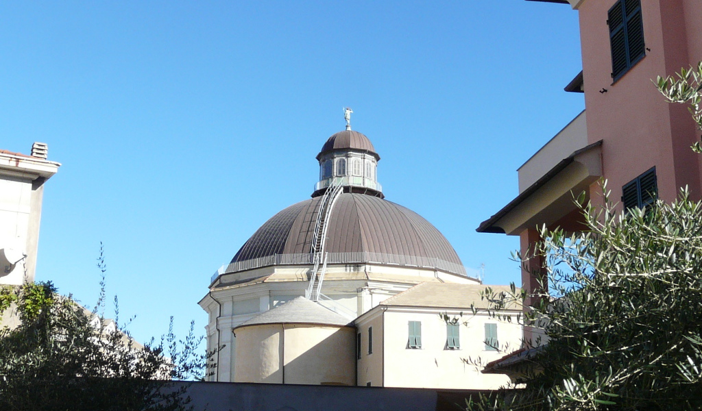 Собор в Лоано, Италия