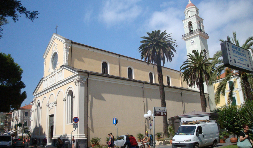 Церковь на курорте Диано Марино, Италия