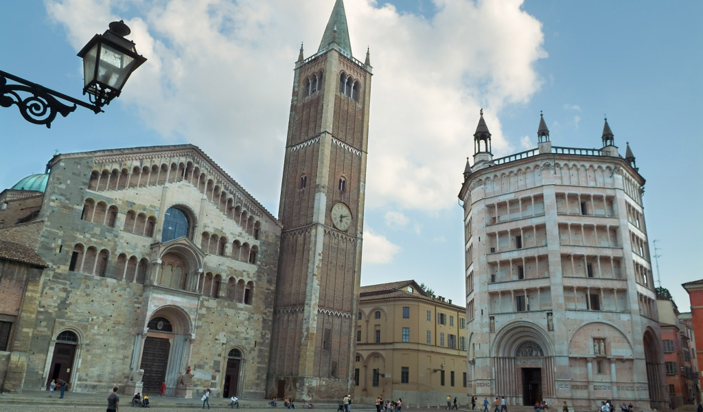 Башня с часами в Парме, Италия