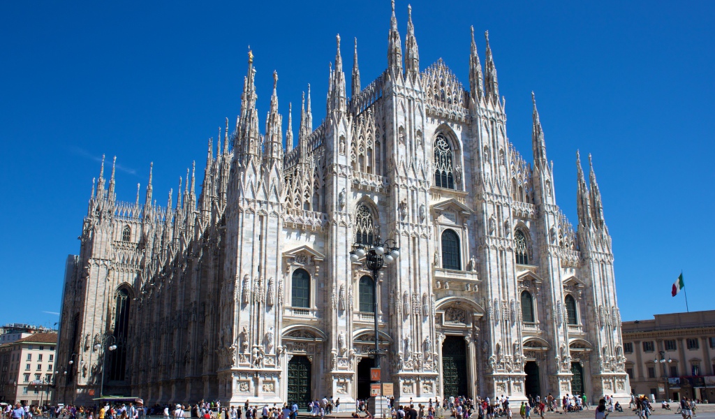 Собор Дуомо в Милане, Италия