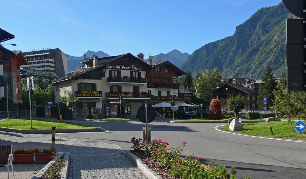 Гостиница Монблан на горнолыжном курорте Курмайор, Италия