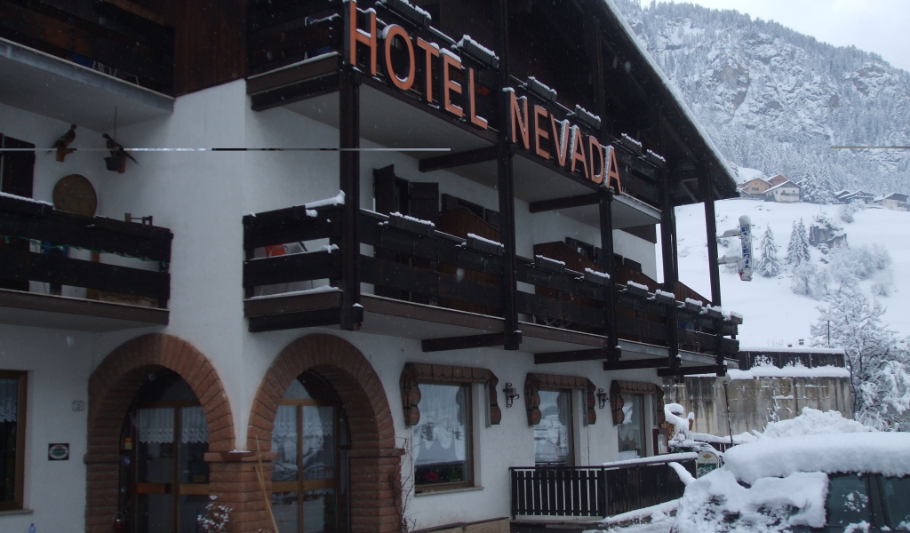 Отель Невада на горнолыжном курорте Валь-Ди-Фасса, Италия