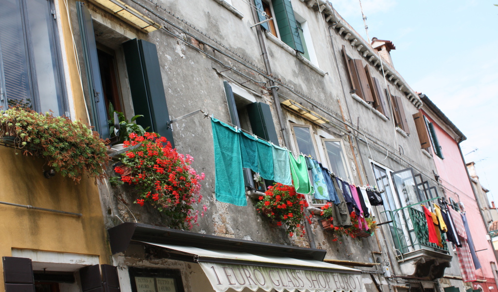 Старинные дома на острове Мурано, Италия