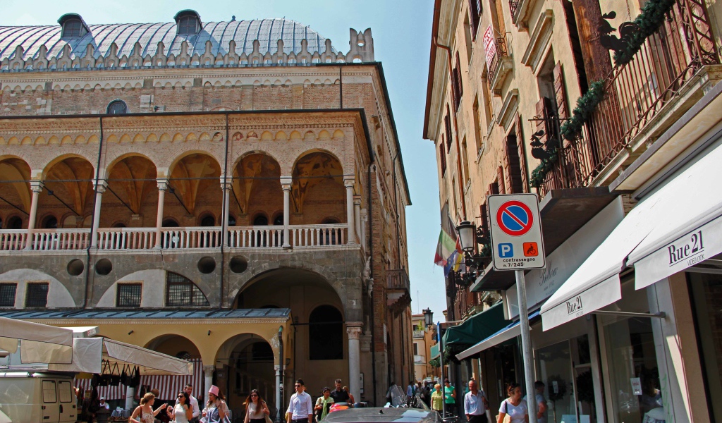 Старинные улочки в Падуе, Италия