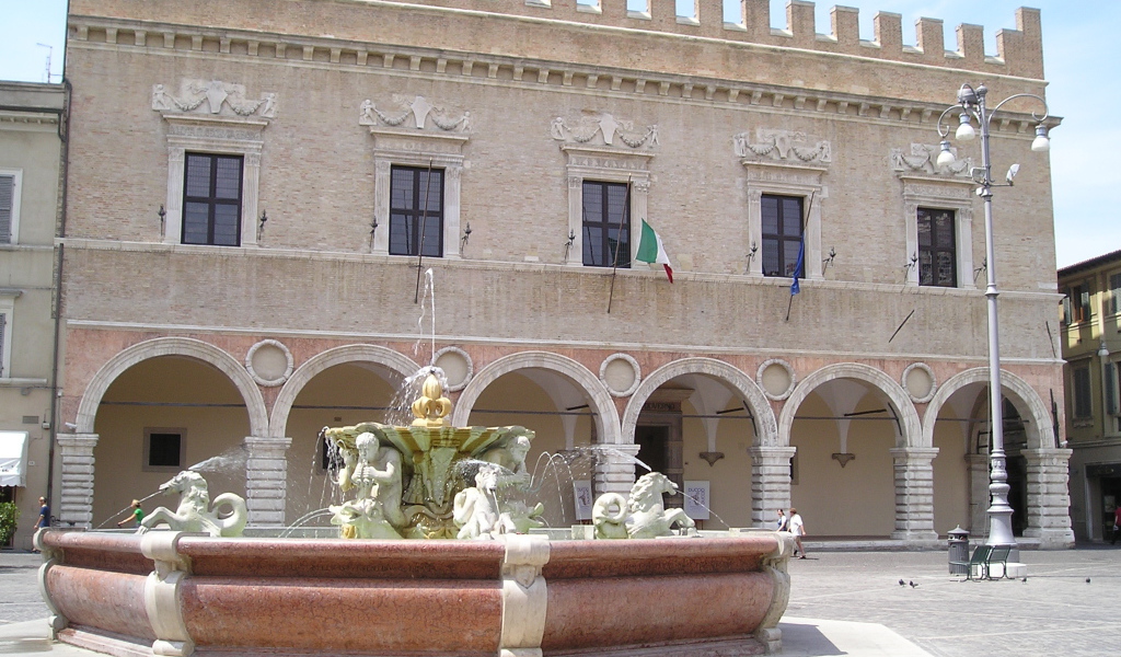 Дворец на курорте Пизавр, Италия