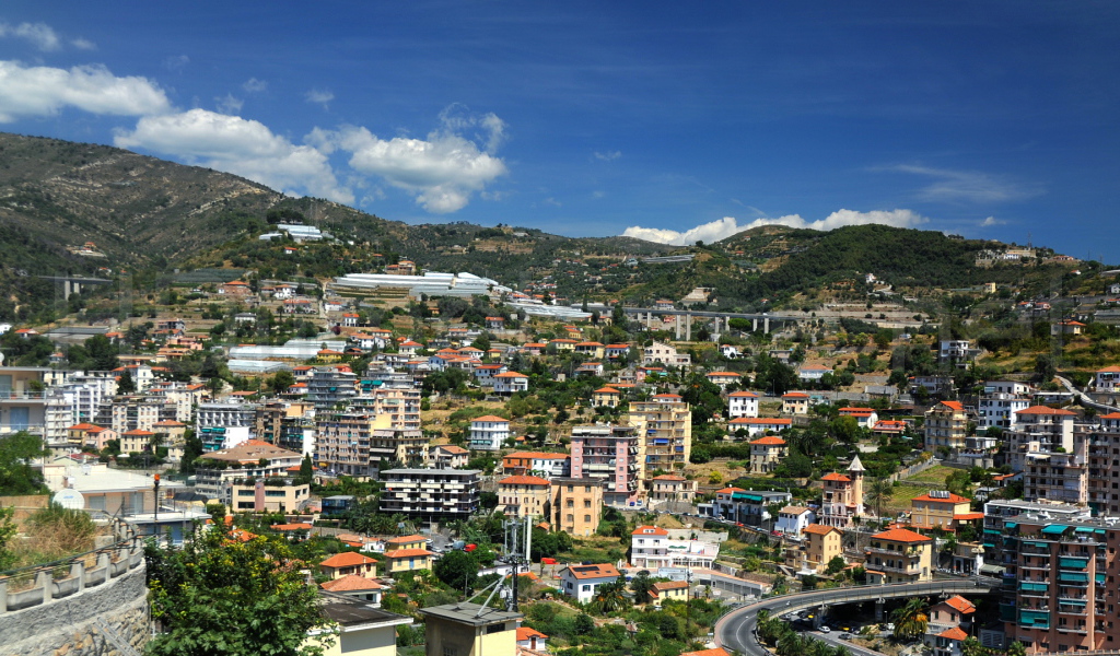 Панорама города в Сан Ремо, Италия