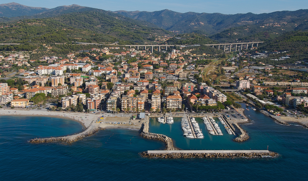 Панорама на курорте Сан Бартоломео Аль Маре, Италия