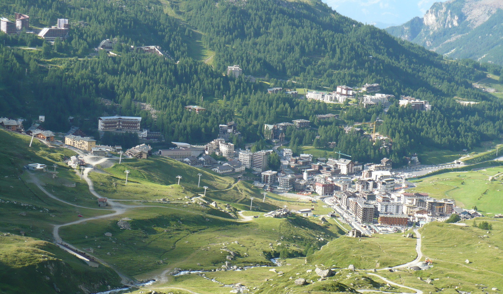 Панорама на горнолыжном курорте Червиния, Италия