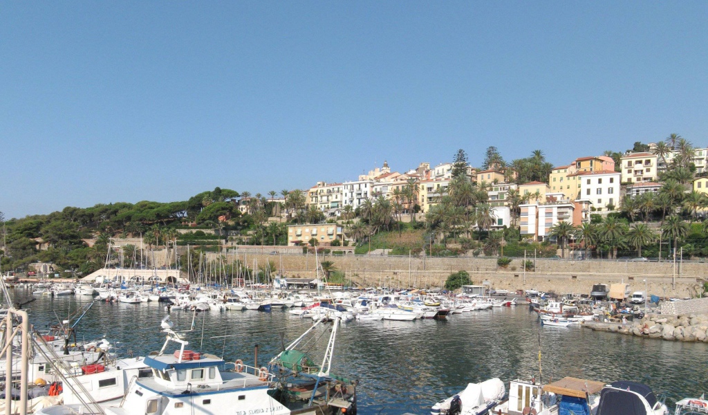 Порт на курорте Бордигера, Италия