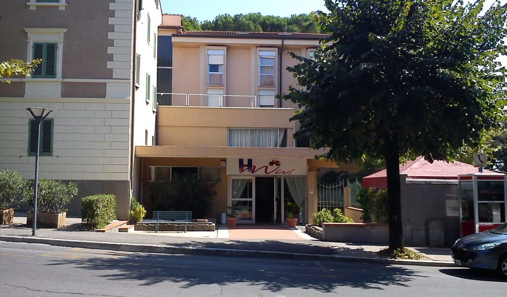 Придорожное кафе на курорте в Монтекатини Терме, Италия