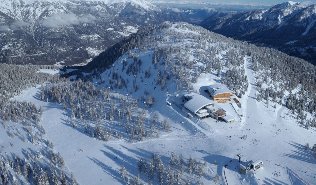 Горнолыжная база на курорте Валь ди Соль, Италия