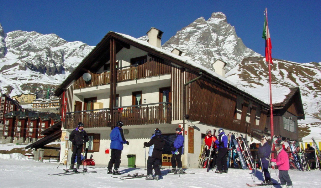 Горнолыжная база на курорте Червиния, Италия