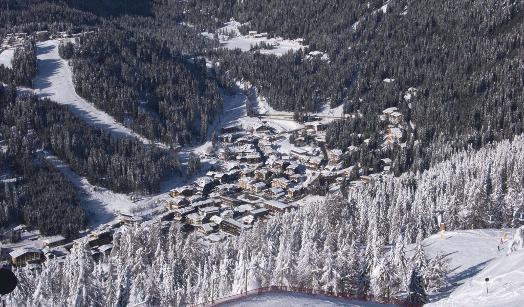 Горнолыжный курорт Мадонна ди Кампильо, Италия