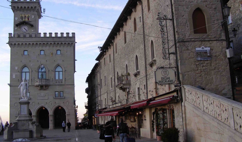 Главная площадь в Сан Марино, Италия