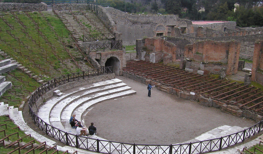 Театр в Помпеях, Италия