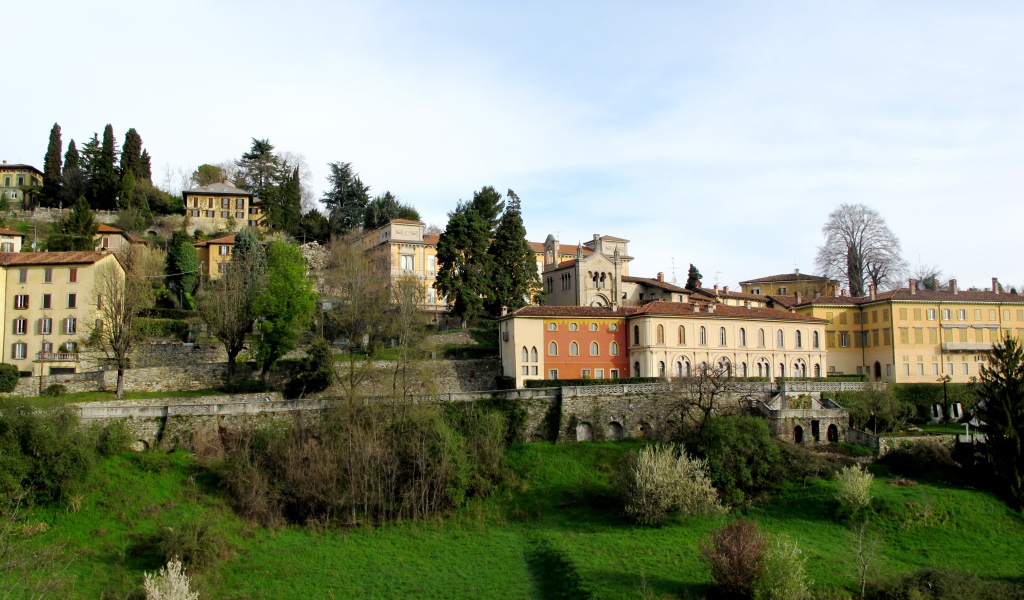 Городские здания в Бергамо, Италия